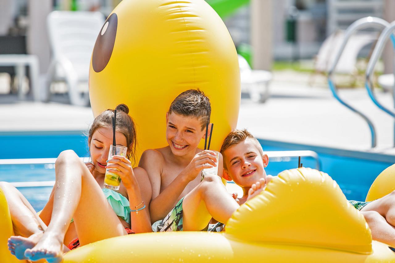 Holiday Park & Resort Pobierowo Exterior photo